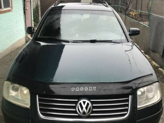 Зеленый Фольксваген Пассат Вариант, объемом двигателя 2 л и пробегом 300 тыс. км за 2700 $, фото 1 на Automoto.ua