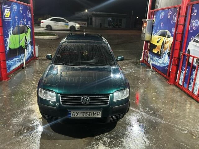 Зеленый Фольксваген Пассат Вариант, объемом двигателя 2 л и пробегом 292 тыс. км за 4200 $, фото 1 на Automoto.ua