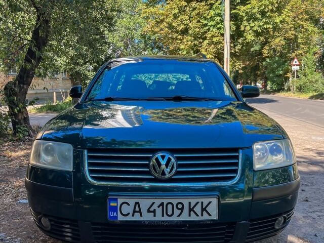 Зелений Фольксваген Пассат Варіант, об'ємом двигуна 1.6 л та пробігом 260 тис. км за 4298 $, фото 1 на Automoto.ua