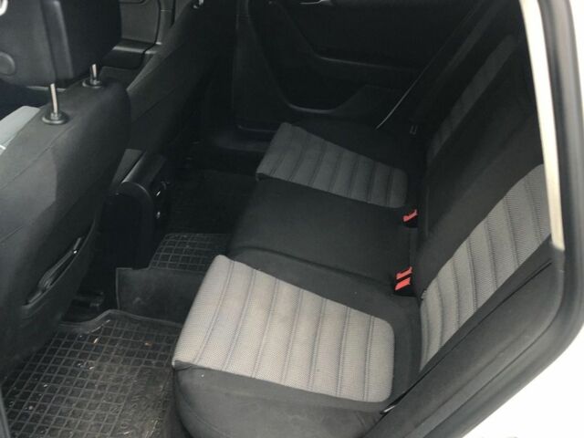 Белый Фольксваген Пассат, объемом двигателя 2 л и пробегом 280 тыс. км за 11731 $, фото 1 на Automoto.ua