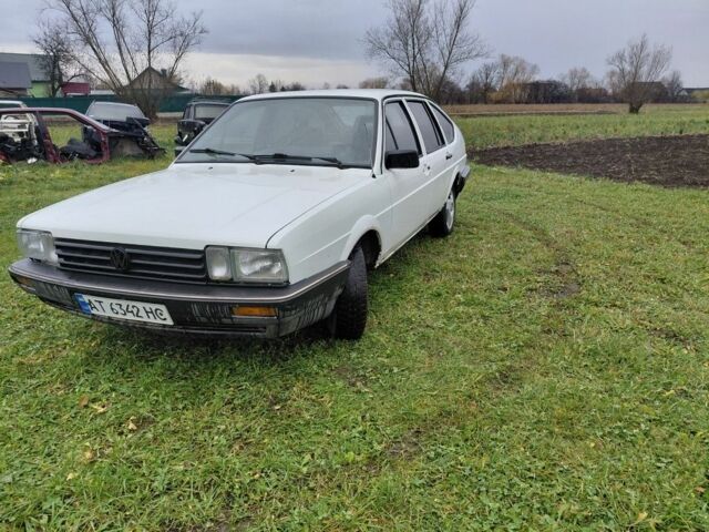 Белый Фольксваген Пассат, объемом двигателя 1.6 л и пробегом 280 тыс. км за 525 $, фото 1 на Automoto.ua