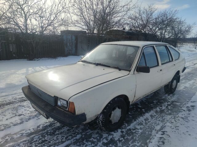 Белый Фольксваген Пассат, объемом двигателя 1 л и пробегом 60 тыс. км за 838 $, фото 1 на Automoto.ua