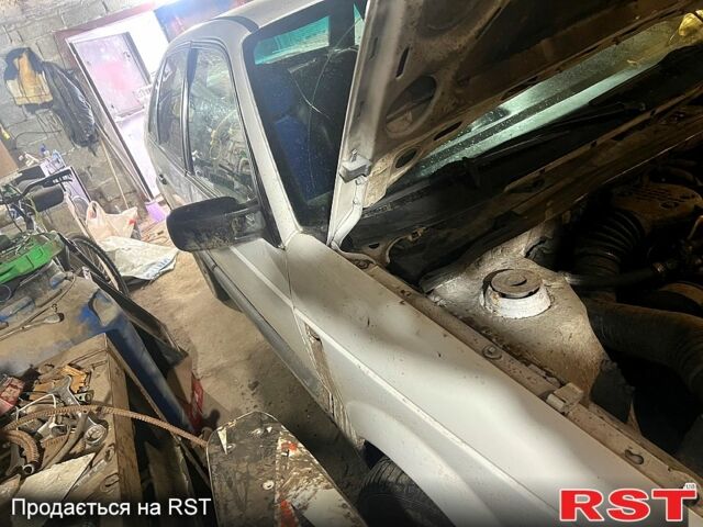 Белый Фольксваген Пассат, объемом двигателя 1.8 л и пробегом 0 тыс. км за 1300 $, фото 1 на Automoto.ua