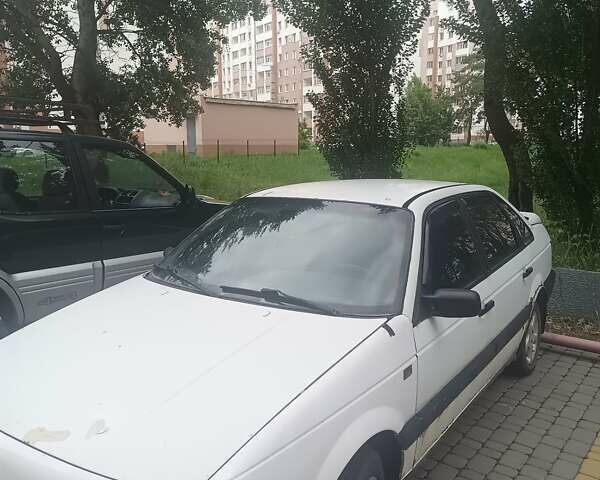 Белый Фольксваген Пассат, объемом двигателя 1.78 л и пробегом 300 тыс. км за 1450 $, фото 1 на Automoto.ua