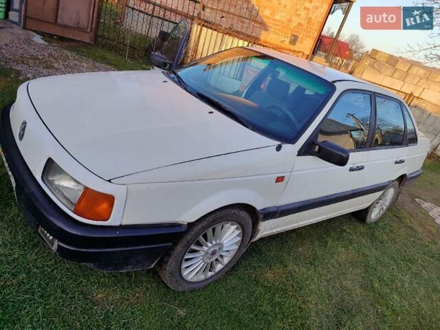 Белый Фольксваген Пассат, объемом двигателя 1.6 л и пробегом 480 тыс. км за 1800 $, фото 1 на Automoto.ua