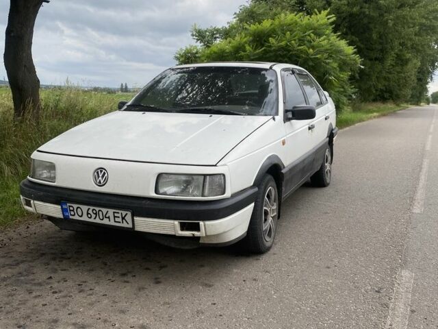 Білий Фольксваген Пассат, об'ємом двигуна 1.8 л та пробігом 300 тис. км за 900 $, фото 1 на Automoto.ua