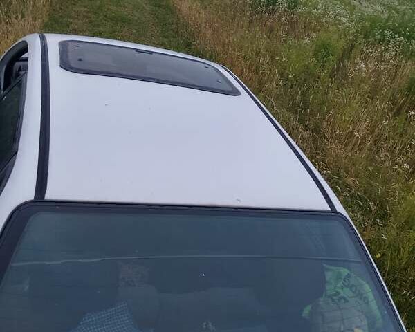 Белый Фольксваген Пассат, объемом двигателя 1.6 л и пробегом 473 тыс. км за 1800 $, фото 1 на Automoto.ua