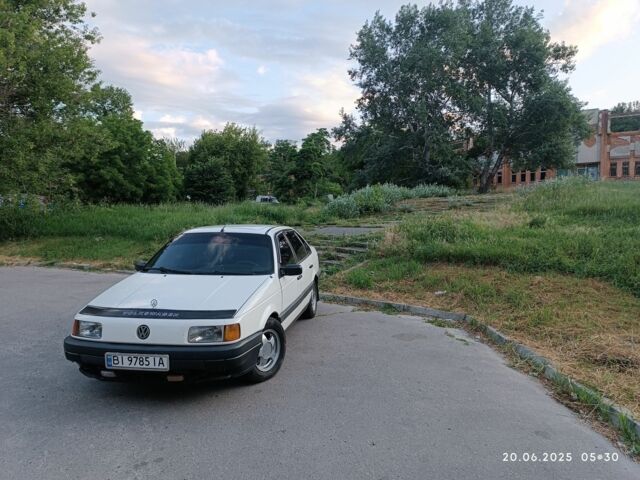 Білий Фольксваген Пассат, об'ємом двигуна 1.8 л та пробігом 400 тис. км за 900 $, фото 1 на Automoto.ua