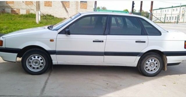 Белый Фольксваген Пассат, объемом двигателя 1 л и пробегом 460 тыс. км за 110 $, фото 1 на Automoto.ua