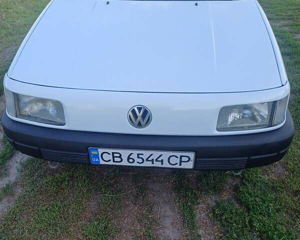 Белый Фольксваген Пассат, объемом двигателя 1.78 л и пробегом 300 тыс. км за 2000 $, фото 1 на Automoto.ua