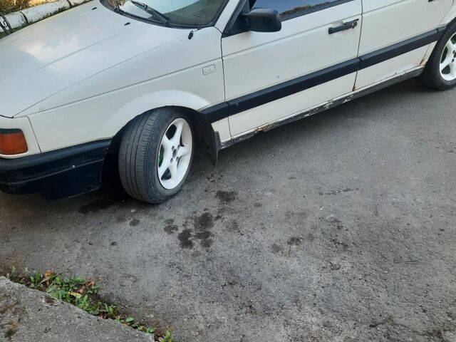 Белый Фольксваген Пассат, объемом двигателя 0 л и пробегом 430 тыс. км за 1500 $, фото 1 на Automoto.ua