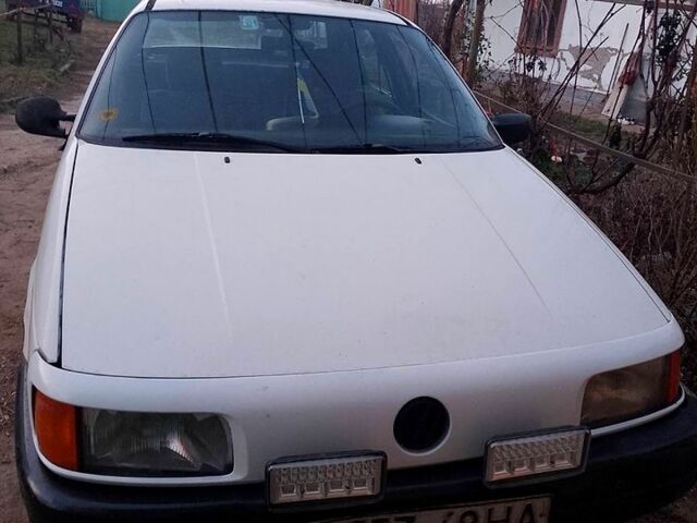 Белый Фольксваген Пассат, объемом двигателя 1.8 л и пробегом 0 тыс. км за 1100 $, фото 1 на Automoto.ua