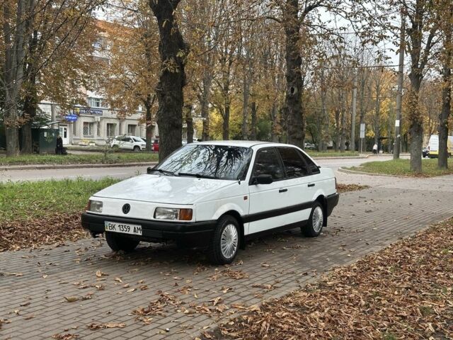 Білий Фольксваген Пассат, об'ємом двигуна 0 л та пробігом 300 тис. км за 1499 $, фото 1 на Automoto.ua