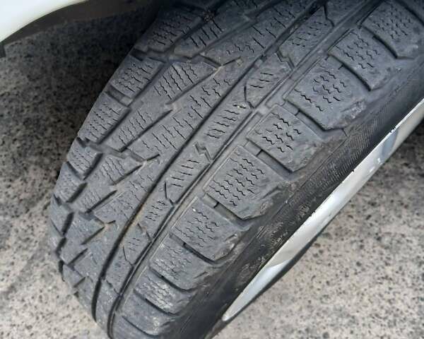 Белый Фольксваген Пассат, объемом двигателя 1.8 л и пробегом 300 тыс. км за 2300 $, фото 1 на Automoto.ua
