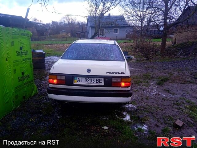 Белый Фольксваген Пассат, объемом двигателя 1.8 л и пробегом 298 тыс. км за 1000 $, фото 1 на Automoto.ua