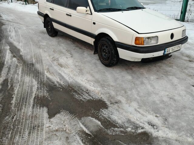 Білий Фольксваген Пассат, об'ємом двигуна 1.8 л та пробігом 230 тис. км за 1200 $, фото 1 на Automoto.ua