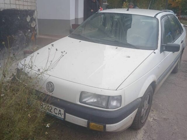 Белый Фольксваген Пассат, объемом двигателя 1.8 л и пробегом 200 тыс. км за 1000 $, фото 1 на Automoto.ua