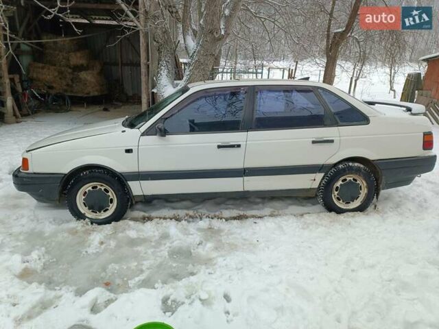 Белый Фольксваген Пассат, объемом двигателя 1.8 л и пробегом 281 тыс. км за 1250 $, фото 1 на Automoto.ua