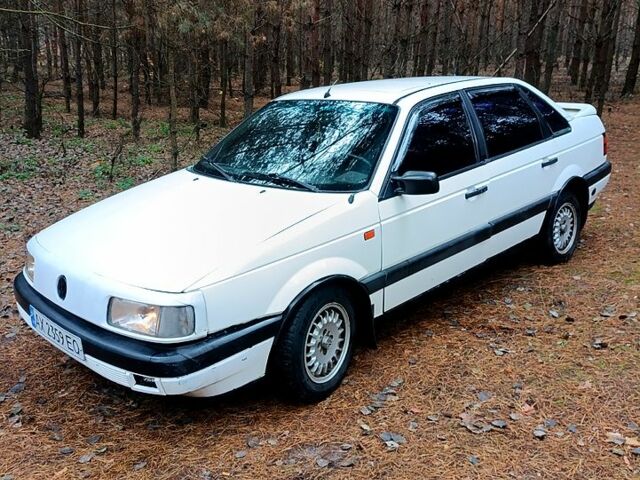 Белый Фольксваген Пассат, объемом двигателя 2 л и пробегом 380 тыс. км за 1500 $, фото 1 на Automoto.ua