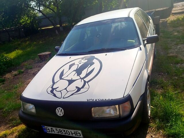 Белый Фольксваген Пассат, объемом двигателя 1.8 л и пробегом 0 тыс. км за 1400 $, фото 1 на Automoto.ua