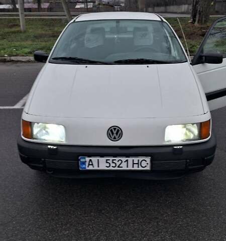 Белый Фольксваген Пассат, объемом двигателя 1.8 л и пробегом 350 тыс. км за 1700 $, фото 1 на Automoto.ua