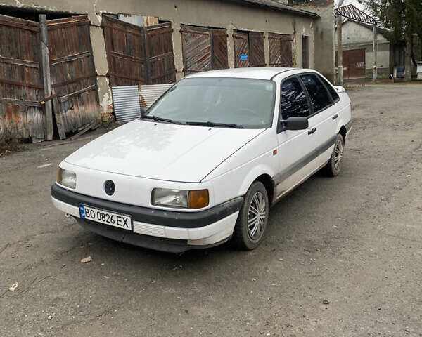 Белый Фольксваген Пассат, объемом двигателя 2 л и пробегом 300 тыс. км за 1500 $, фото 1 на Automoto.ua