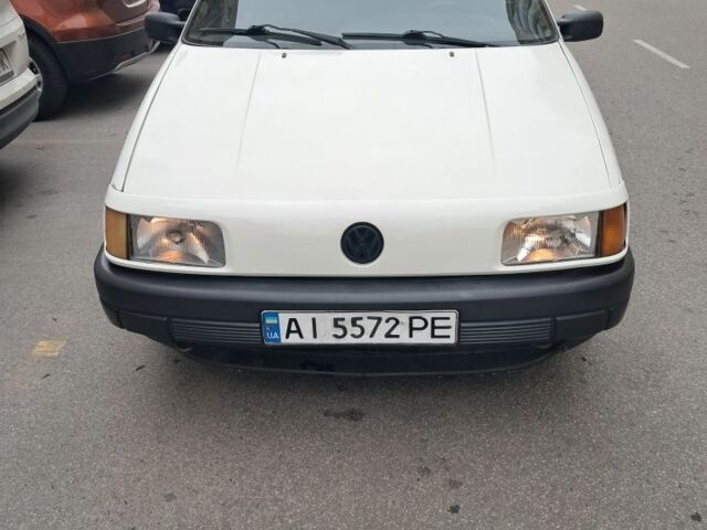 Белый Фольксваген Пассат, объемом двигателя 1.8 л и пробегом 410 тыс. км за 2500 $, фото 1 на Automoto.ua