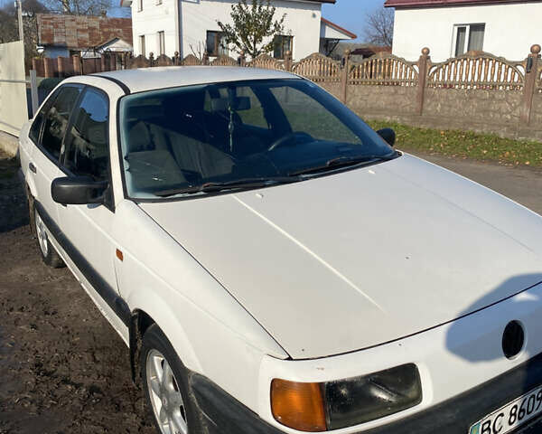 Белый Фольксваген Пассат, объемом двигателя 0 л и пробегом 258 тыс. км за 1300 $, фото 1 на Automoto.ua