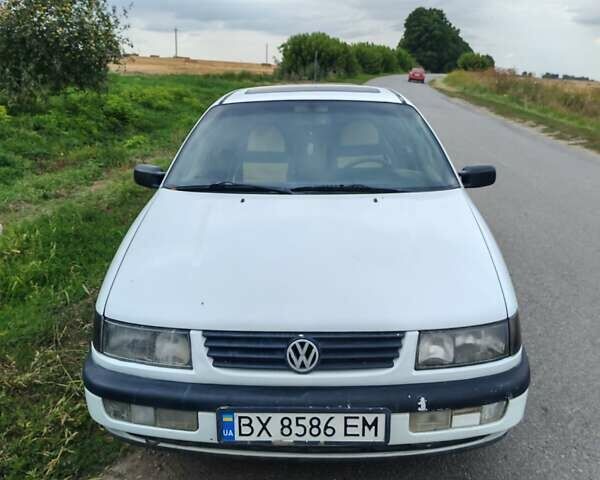 Белый Фольксваген Пассат, объемом двигателя 1.8 л и пробегом 434 тыс. км за 1600 $, фото 1 на Automoto.ua