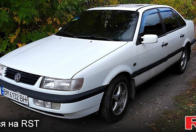 Белый Фольксваген Пассат, объемом двигателя 2 л и пробегом 235 тыс. км за 1750 $, фото 1 на Automoto.ua