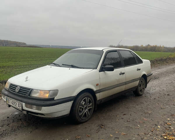 Белый Фольксваген Пассат, объемом двигателя 1.9 л и пробегом 450 тыс. км за 2350 $, фото 1 на Automoto.ua