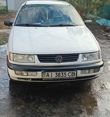 Белый Фольксваген Пассат, объемом двигателя 1.8 л и пробегом 380 тыс. км за 2750 $, фото 1 на Automoto.ua