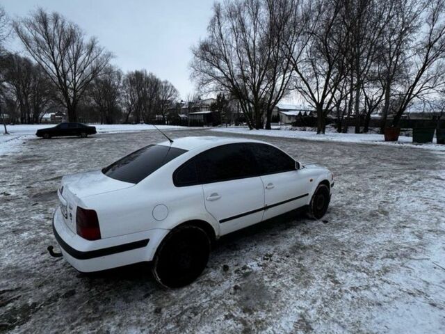 Белый Фольксваген Пассат, объемом двигателя 1.9 л и пробегом 457 тыс. км за 1750 $, фото 1 на Automoto.ua