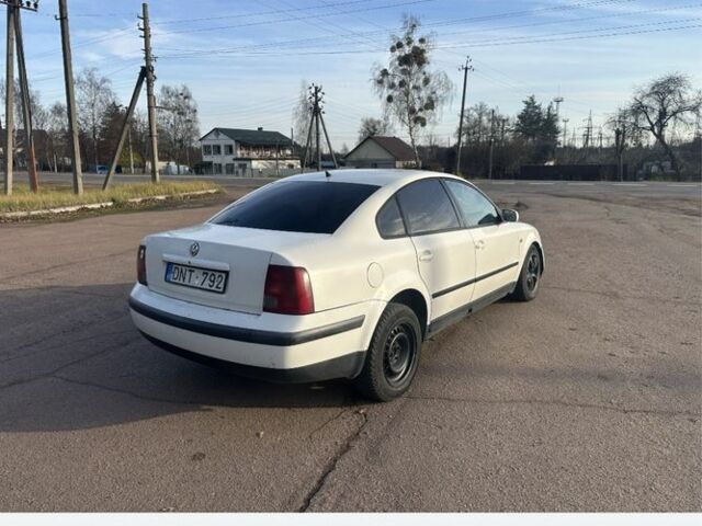 Белый Фольксваген Пассат, объемом двигателя 1.9 л и пробегом 400 тыс. км за 1900 $, фото 1 на Automoto.ua