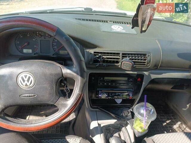 Білий Фольксваген Пассат, об'ємом двигуна 1.9 л та пробігом 500 тис. км за 3300 $, фото 1 на Automoto.ua