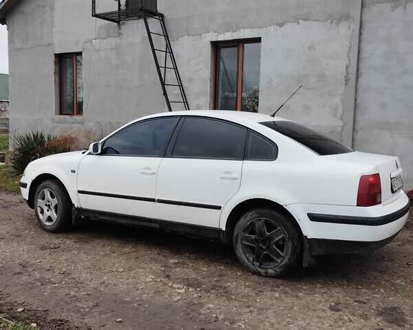 Белый Фольксваген Пассат, объемом двигателя 1.9 л и пробегом 400 тыс. км за 3300 $, фото 1 на Automoto.ua