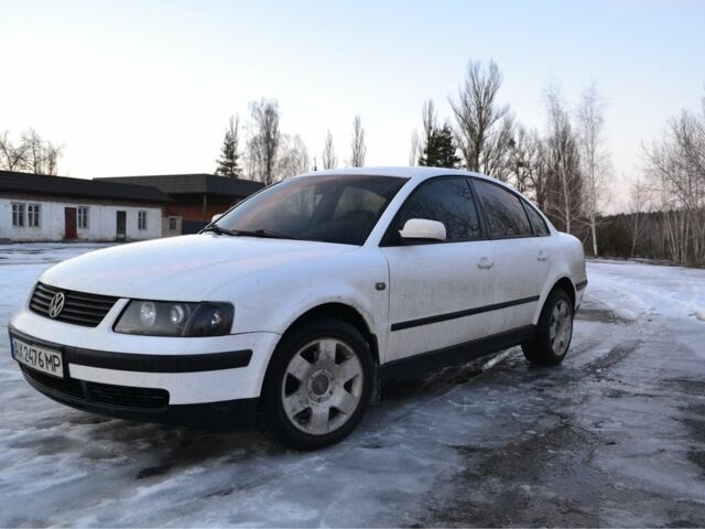 Білий Фольксваген Пассат, об'ємом двигуна 1.8 л та пробігом 366 тис. км за 3899 $, фото 1 на Automoto.ua