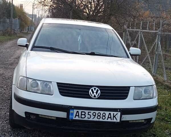 Белый Фольксваген Пассат, объемом двигателя 1.78 л и пробегом 369 тыс. км за 3800 $, фото 1 на Automoto.ua