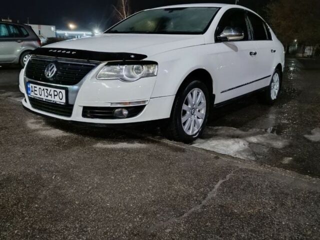 Білий Фольксваген Пассат, об'ємом двигуна 2 л та пробігом 229 тис. км за 5650 $, фото 1 на Automoto.ua