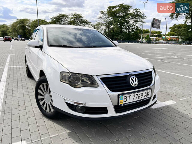Білий Фольксваген Пассат, об'ємом двигуна 1.78 л та пробігом 245 тис. км за 7500 $, фото 1 на Automoto.ua