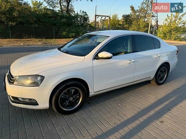 Білий Фольксваген Пассат, об'ємом двигуна 1.8 л та пробігом 218 тис. км за 9000 $, фото 1 на Automoto.ua