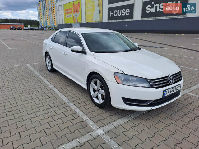 Білий Фольксваген Пассат, об'ємом двигуна 2.48 л та пробігом 285 тис. км за 9000 $, фото 1 на Automoto.ua