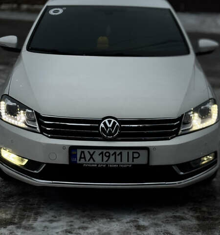 Білий Фольксваген Пассат, об'ємом двигуна 1.8 л та пробігом 211 тис. км за 9500 $, фото 1 на Automoto.ua