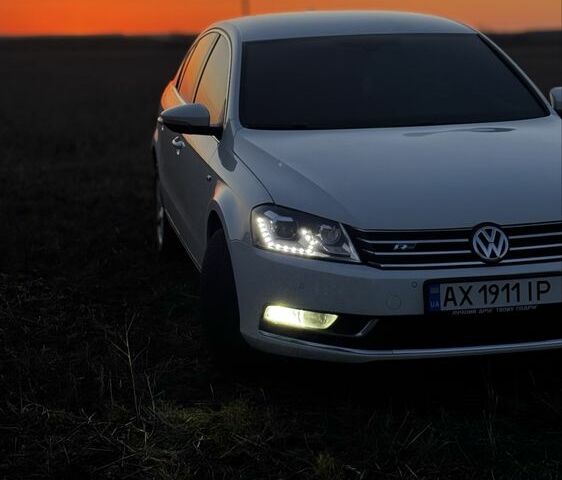 Белый Фольксваген Пассат, объемом двигателя 1.8 л и пробегом 213 тыс. км за 9500 $, фото 1 на Automoto.ua