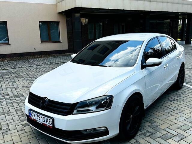 Белый Фольксваген Пассат, объемом двигателя 1.8 л и пробегом 206 тыс. км за 9999 $, фото 1 на Automoto.ua