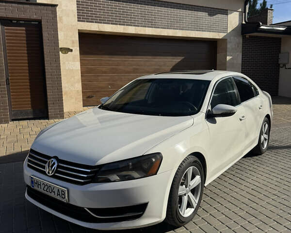 Фольксваген Пассат 2011 в Измаиле на Automoto.ua Белый Фольксваген Пассат, объемом двигателя 2.49 л и пробегом 258 тыс. км за 9000 $, фото 1 на Automoto.ua