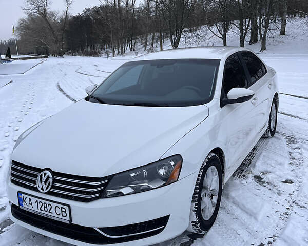 Белый Фольксваген Пассат, объемом двигателя 2.5 л и пробегом 206 тыс. км за 8650 $, фото 1 на Automoto.ua