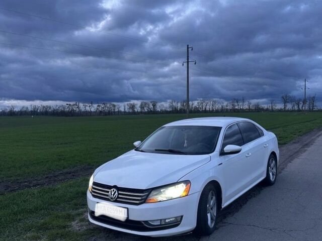 Білий Фольксваген Пассат, об'ємом двигуна 2.5 л та пробігом 246 тис. км за 7999 $, фото 1 на Automoto.ua
