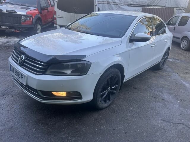 Білий Фольксваген Пассат, об'ємом двигуна 1.8 л та пробігом 270 тис. км за 8000 $, фото 1 на Automoto.ua