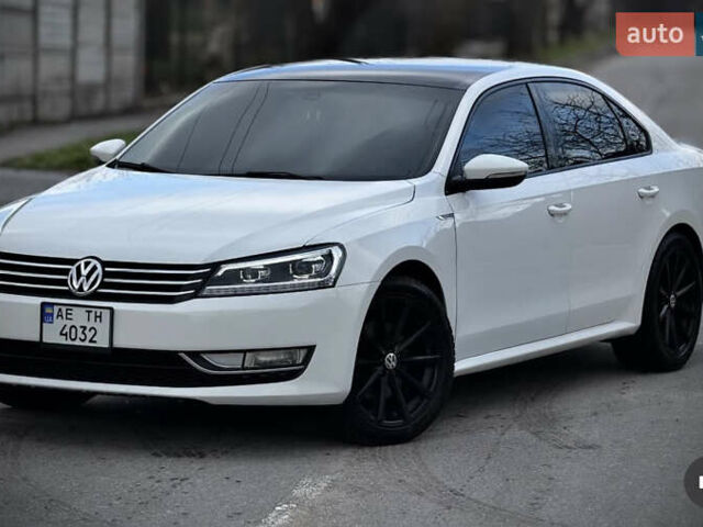 Белый Фольксваген Пассат, объемом двигателя 2.5 л и пробегом 217 тыс. км за 9300 $, фото 1 на Automoto.ua
